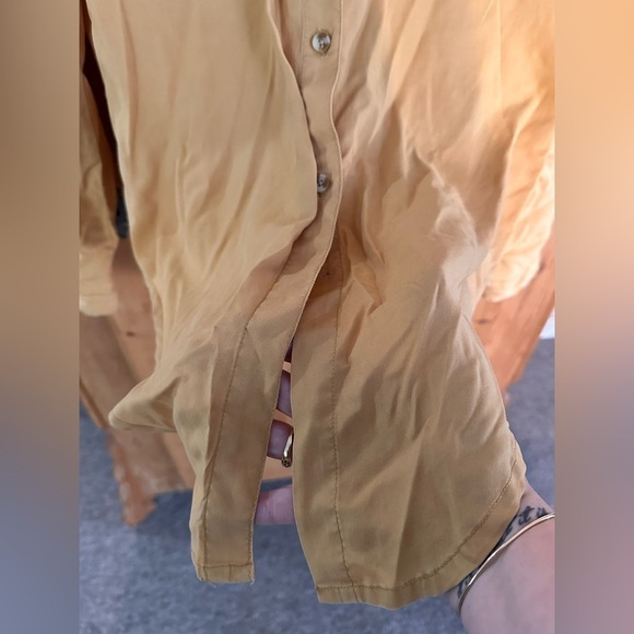 🎉Thread & Supply Button Down Shirt Long Sleeve Front Tie Option Size Medium - Picture 6 of 9